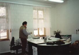 Kancelář v roce 1995